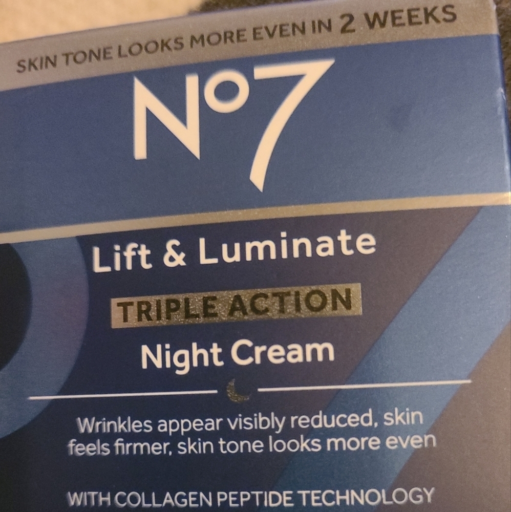 No7 lift luminate day cream 1.7 oz gd deal. Hp🔥🔥 - Picture 2 of 2